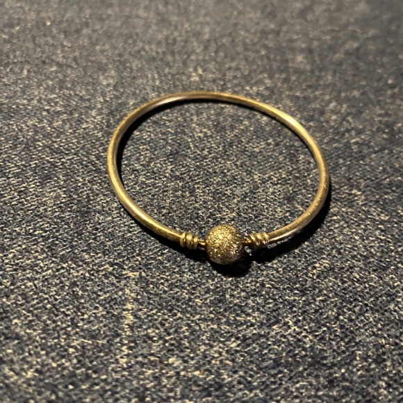 NWOT Authentic Pandora Snowflake Bangle Bracelet - Picture 2 of 3